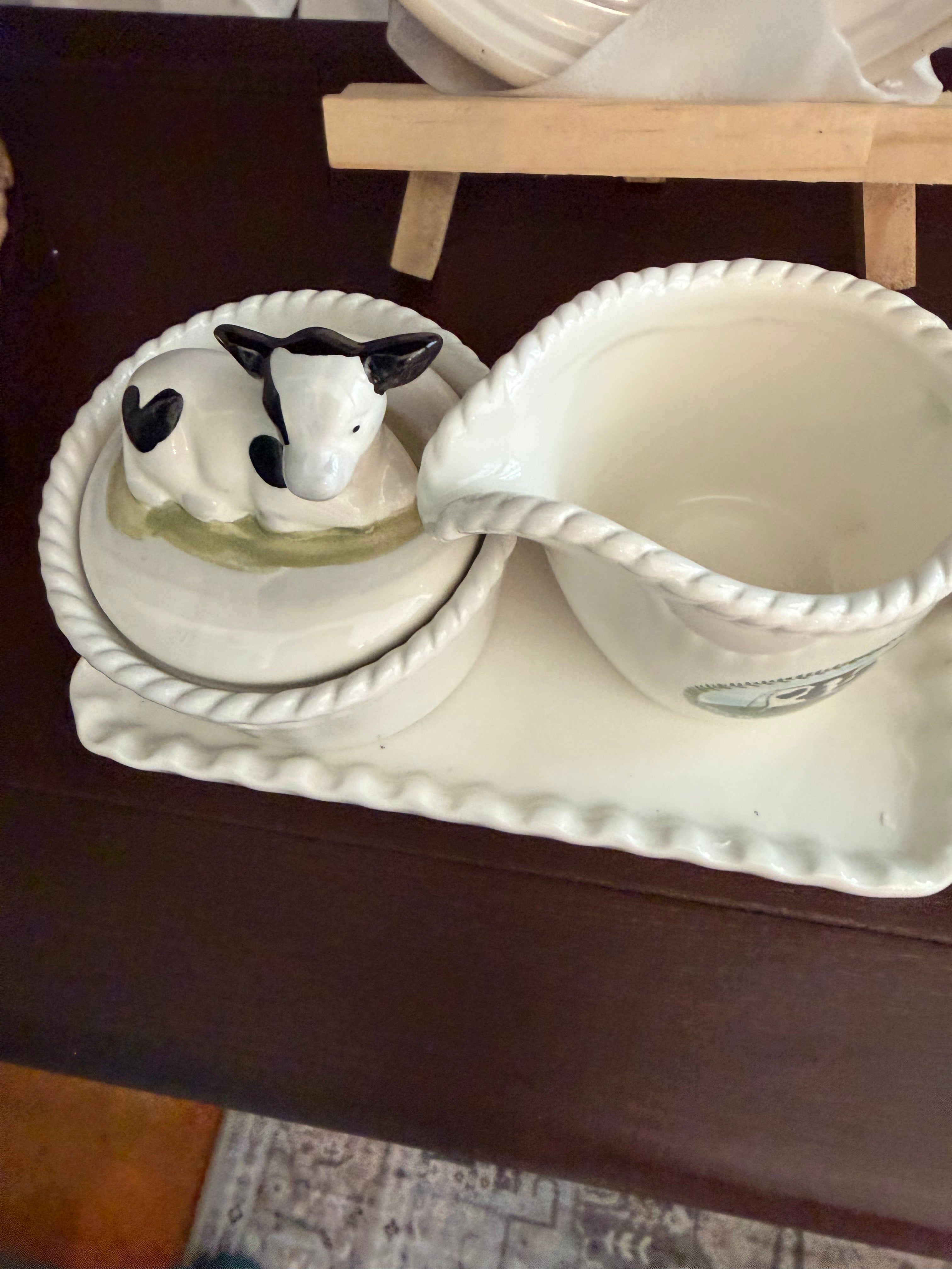 Farmhouse Cow Cream & Sugar Set
